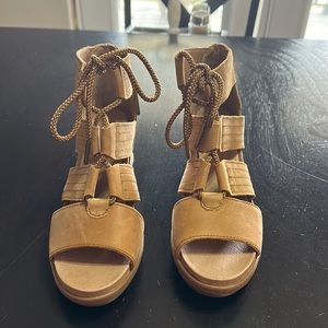 Sorel Sandals-wedge -new -tan